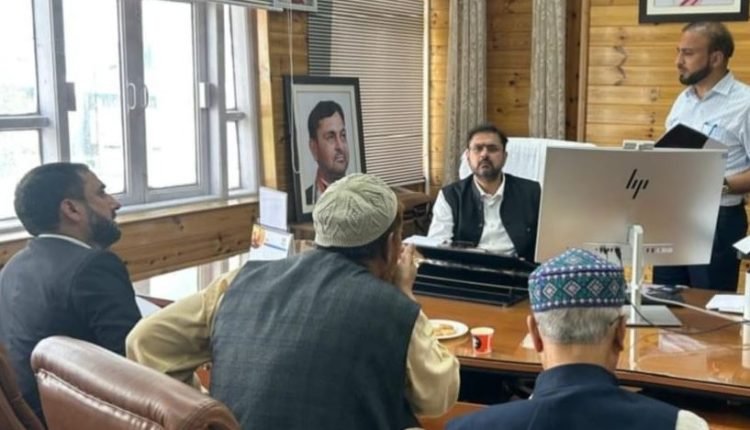 Deputations call on Satish Sharma, discuss key issues