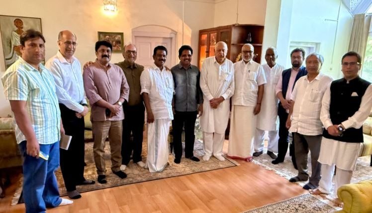 CPI(M) delegation meets Dr. Farooq Abdullah; Discusses Peace, Democratic Rights in J&K