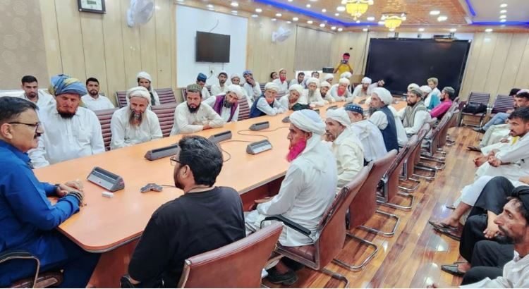 Tribal Affairs Minister meets Gujjar-Bakerwal delegations; assures govt's support