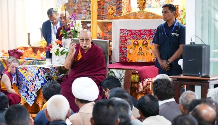 His Holiness the 14th Dalai Lama arrives in Leh;People in thousands accord grand reception