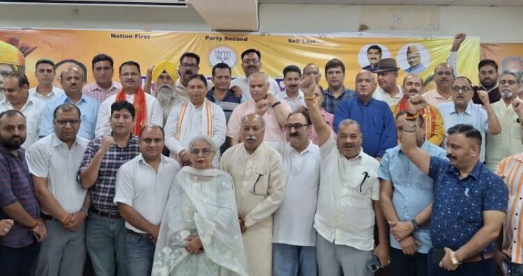 Sat Sharma asks BJP Cells to intensify outreach across both Jammu and Kashmir regions