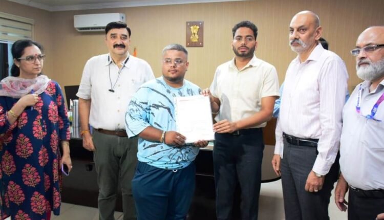 DC Jammu distributes sanction letters under Mission YUVA; 86 more cases approved
