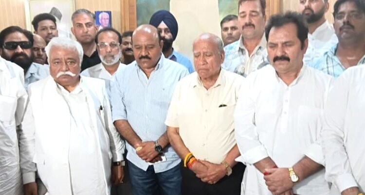 NC pays Glowing Tributes to July 13 Martyrs; condemn LG Admin for forcibly House Arrest of Party leaders in Kashmir