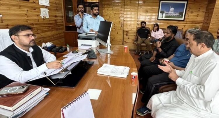 Punjab livestock trade issues: Satish Sharma assures J&K traders of swift action