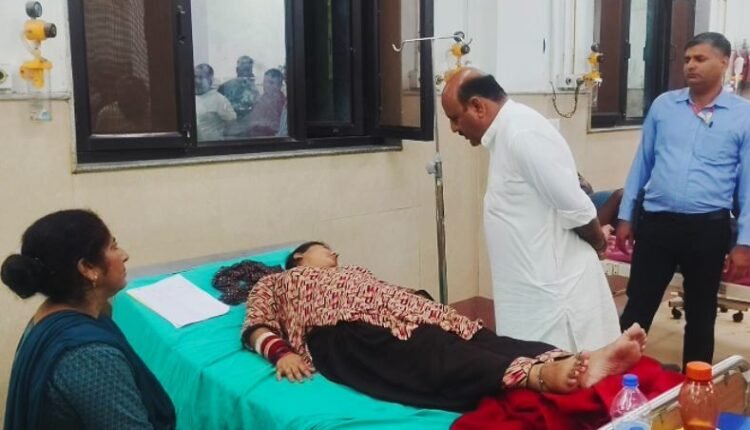 Dy CM conducts late hour inspection of SDH RS Pura, emphasizes on proper patient care, sanitation