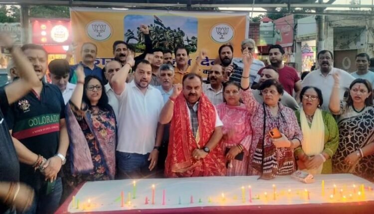 Kargil Vijay Diwas: BJP Trikuta Nagar Mandal pays glowing tribute to Kargil martyrs