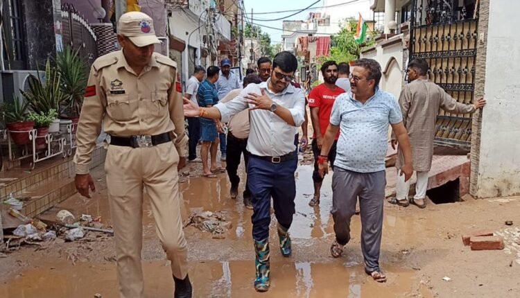 JMC Commissioner inspects flood-affected areas;Assures swift relief and Clean-up Measures