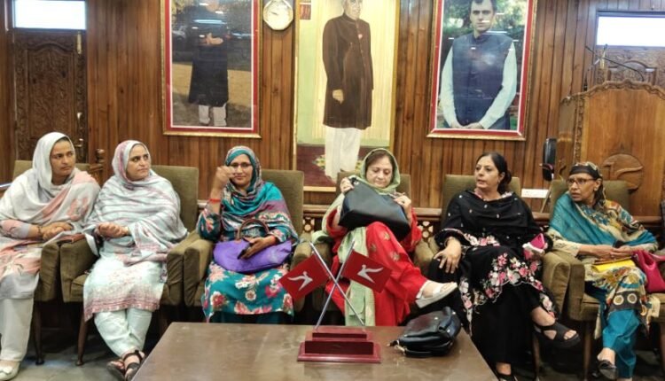 NC Women’s Wing calls upon functionaries to knock every door during Signature campaign 