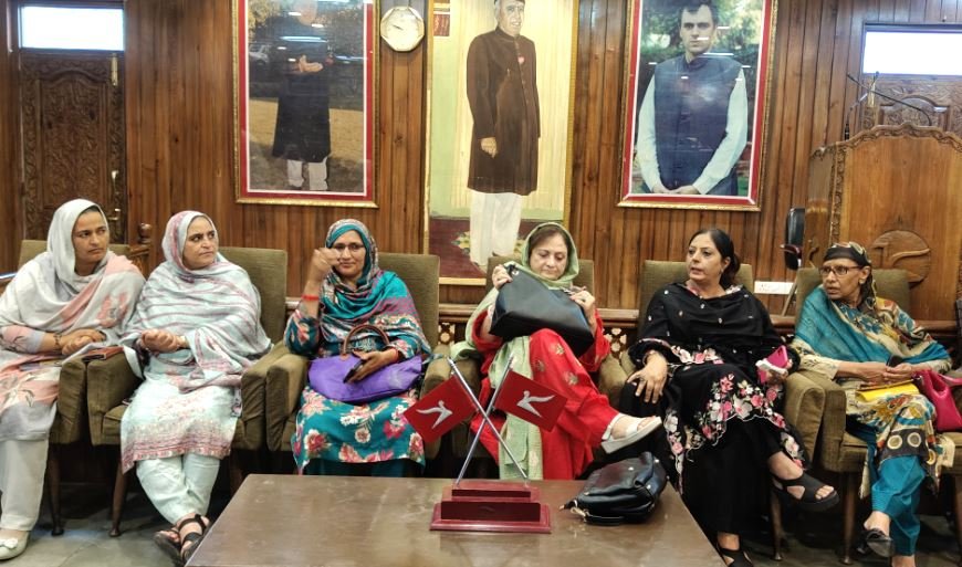 NC Women’s Wing calls upon functionaries to knock every door during Signature campaign 