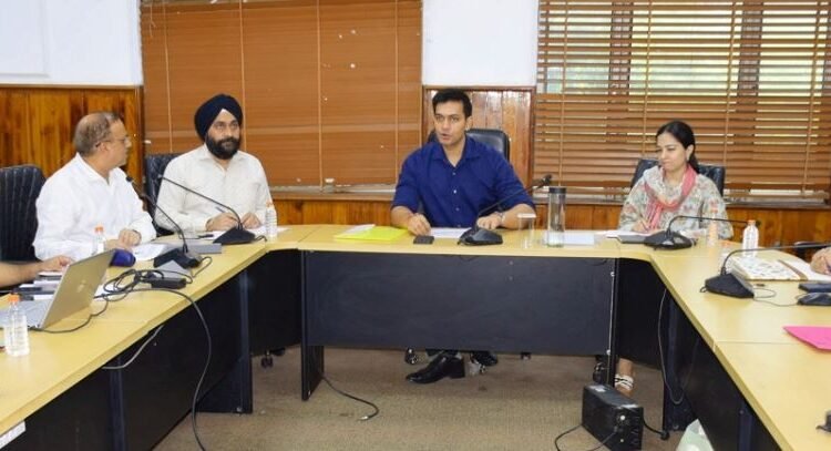 DC Jammu reviews functioning of School Education Department