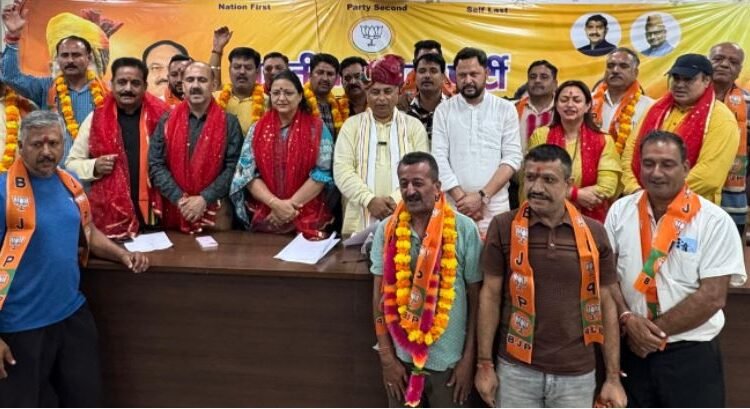 Prominent transporters join BJP, Sat Sharma says party gaining trust across sectors
