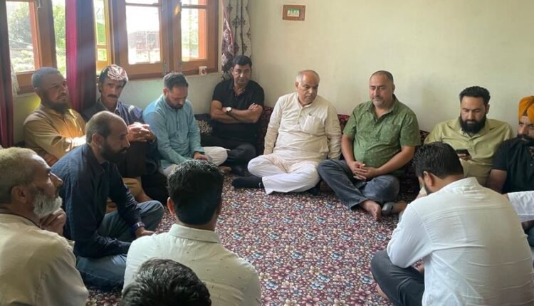Ashok Koul chairs BJP organizational meeting in Srinagar, leadership pays condolences to bereaved family