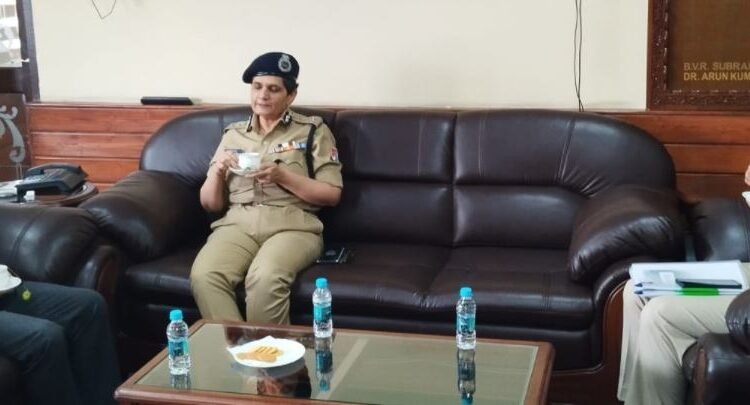 DG, RPF meets Chief Secretary to discuss railway safety in J&K