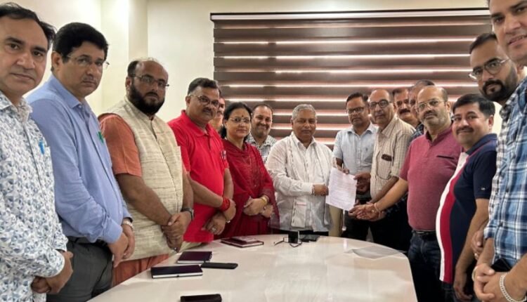 Bag manufacturers call on Sat Sharma, seek GST revision on school bags