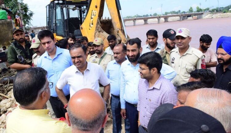 Divisional Commissioner inspects flood-hit Jammu, directs urgent restoration of water and power supply