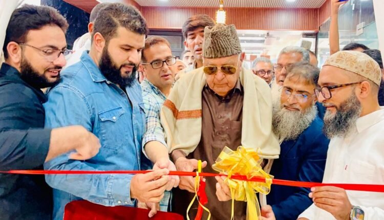 Dr. Farooq inaugurates 'Khidmat-e-Safar', Al Suda Travels and Al Saharah Travels in Srinagar