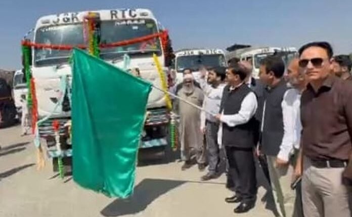 Satish Sharma flags off fruit-laden trucks of JKRTC to National Markets