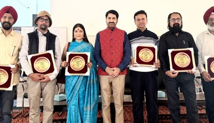 Natrang Honours Six Prominent Artists for Their Exceptional Contribution to Visual Arts