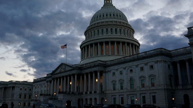 US Government Shuts Down After Republicans, Democrats Fail to Reach Deal