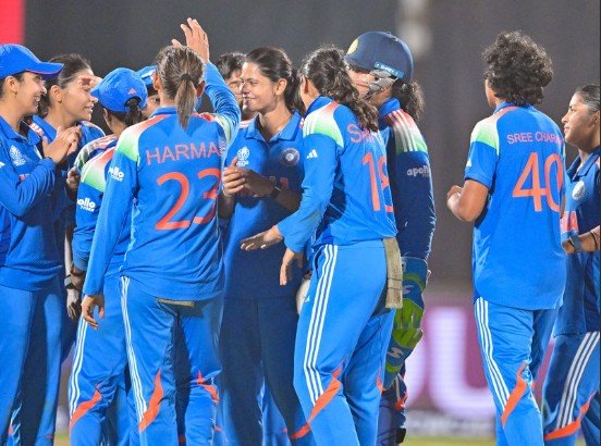 India Women’s Hockey Team Visits Ujjain’s Mahakaleshwar Temple, Participates in Bhasma Aarti