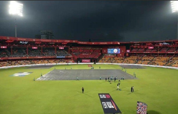 Women’s World Cup: Fatima Sana Urges Improved Scheduling Following Rain-Hit Match in Colombo