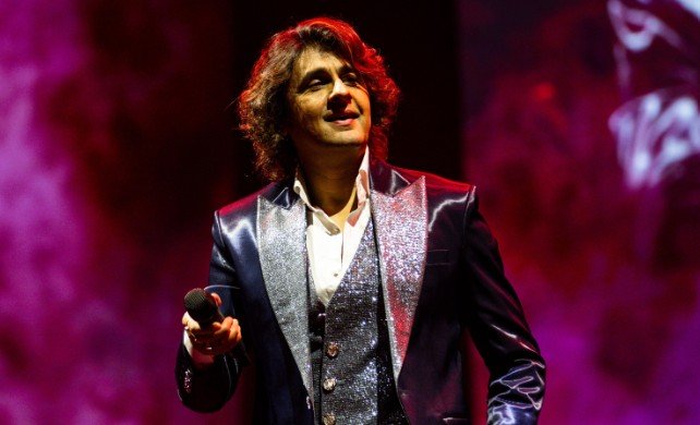 LG Sinha Says Sonu Nigam’s Srinagar Concert Will Give Major Boost to Tourism and Local Talent