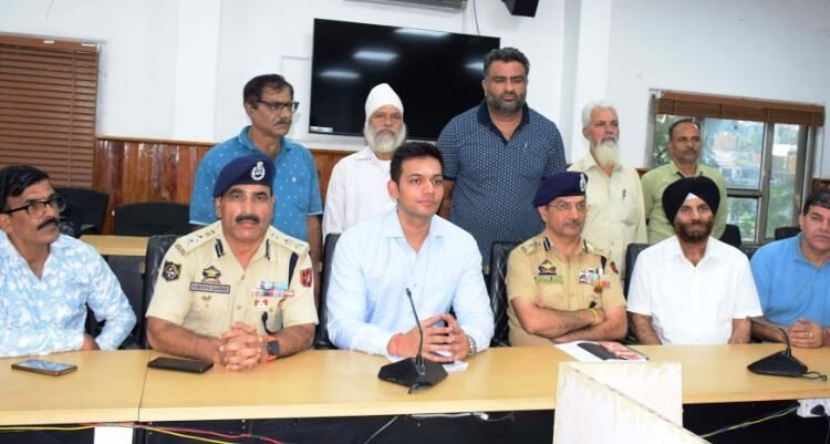 DC Jammu rolls out colour coding, zones for e-vehicles to ease City traffic