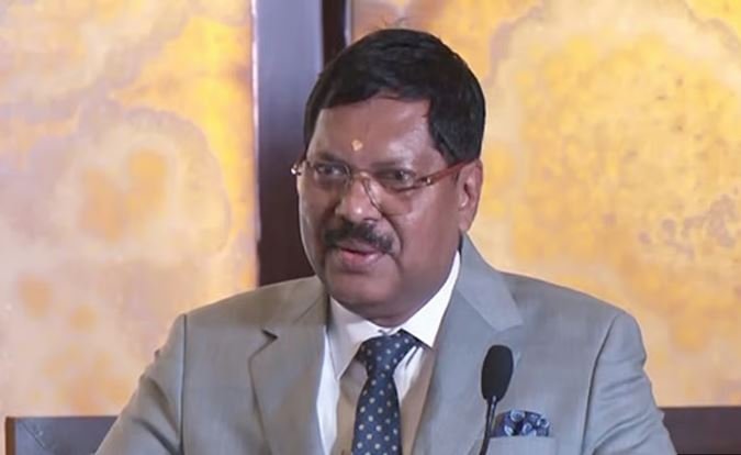 Lawyer Attempts to Hurl Shoe at Chief Justice in Supreme Court, Promptly Overpowered by Security