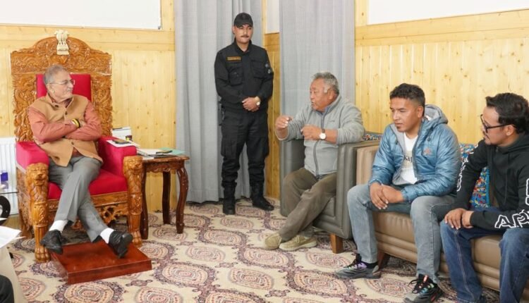 LG Kavinder asks taxi operators to install Vehicle Tracking Devices as mandated by MoRTH