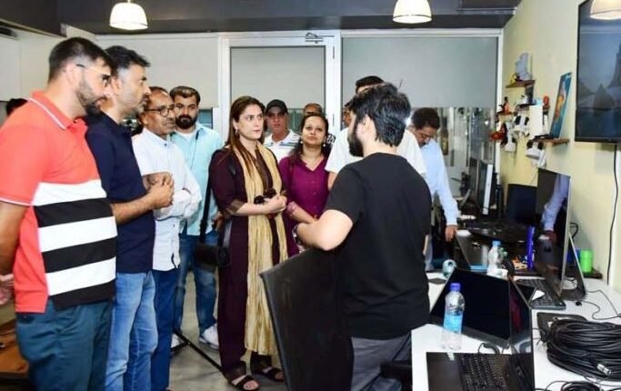 Visit offers J&K journalists firsthand exposure to creativity and innovation in Indian cinema