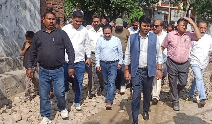 JMC Commissioner conducts extensive tour of Greater Kailash