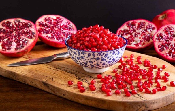 5 Types of People Who Should Avoid Eating Pomegranates