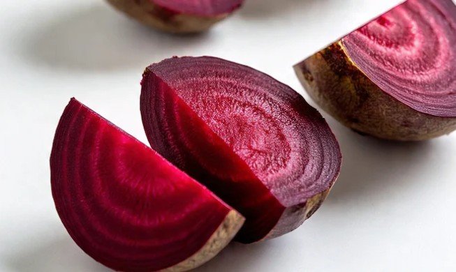 5 Simple Ways to Use Beetroot at Home for Naturally Glowing Skin