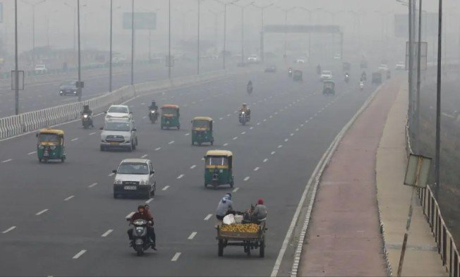From Chilly Mornings to Toxic Air: Why Delhi Is Back in the Pollution Red Zone