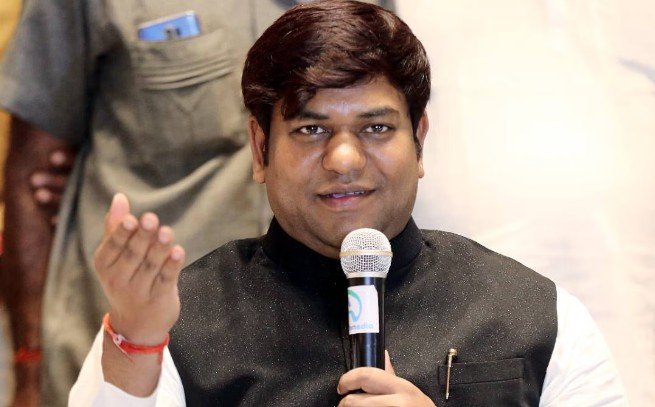 Mukesh Sahani Supports Rohini Acharya, Calls Bihar Election Loss a Shared Failure