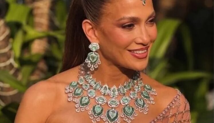 JLo dazzles in Manish Malhotra saree before lighting up the stage in Udaipur