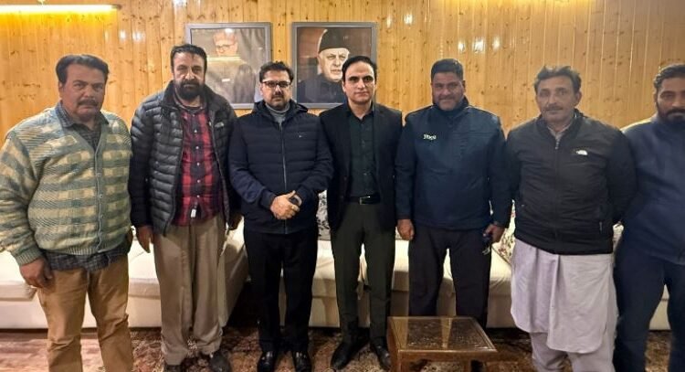 Satish Sharma holds meeting with Western Bus Union