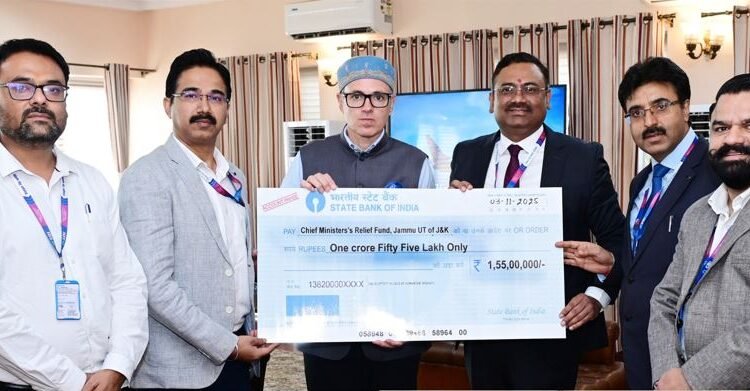 SBI donates ₹1.55 crore to Chief Minister’s Relief Fund