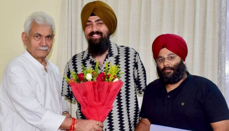 ICICI Bank Zonal Head, Para Athlete Chandeep Singh Meet LG Sinha in Jammu