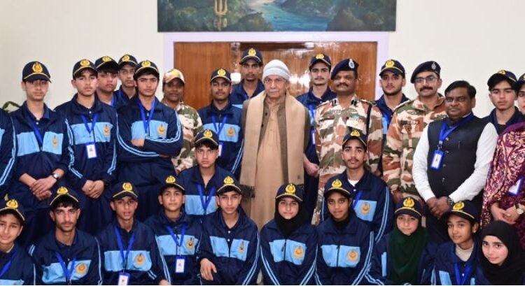 LG Manoj Sinha Interacts with Students Returning from ITBP Bharat Darshan Tour