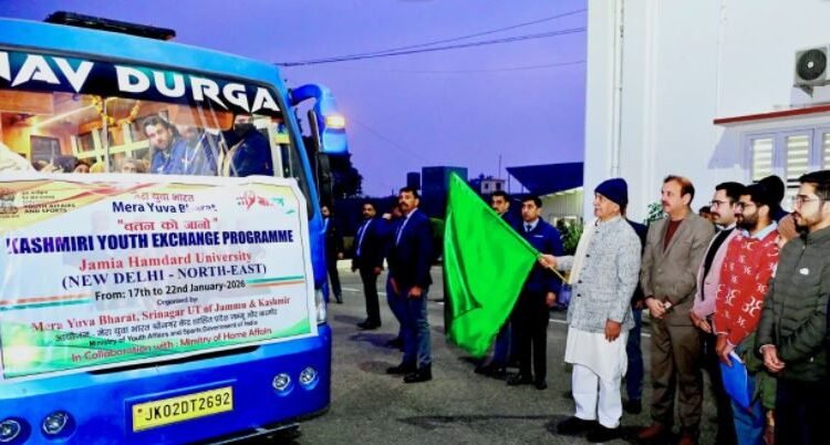 Lieutenant Governor flags-off the first Group of Mera Yuva Bharat’s Kashmiri Youth Exchange Program