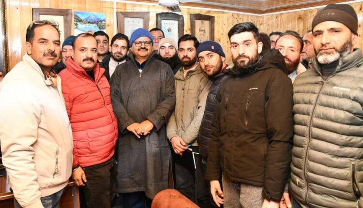 Deputations call on Javed Rana; Flag public and service-related issues