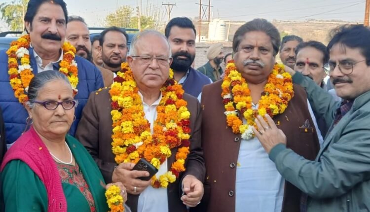 Karra asks government to send all party MLAs team to Kashmiri migrant  camps