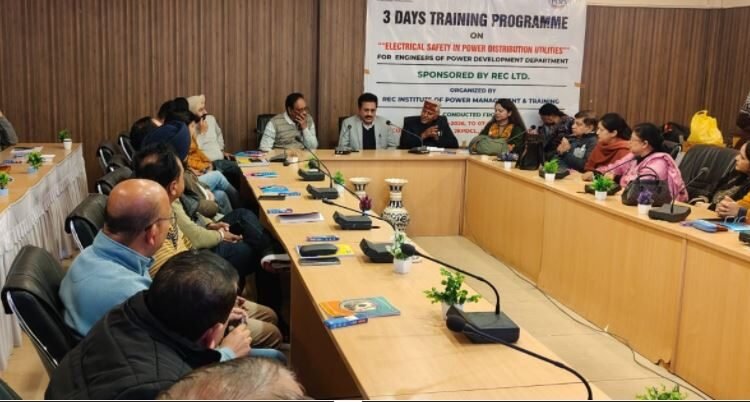 JKPDD organizes training on “Electrical Safety in Power Distribution Utilities” for Engineers