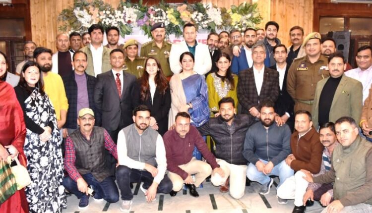 Udhampur administration accords warm farewell to outgoing DC