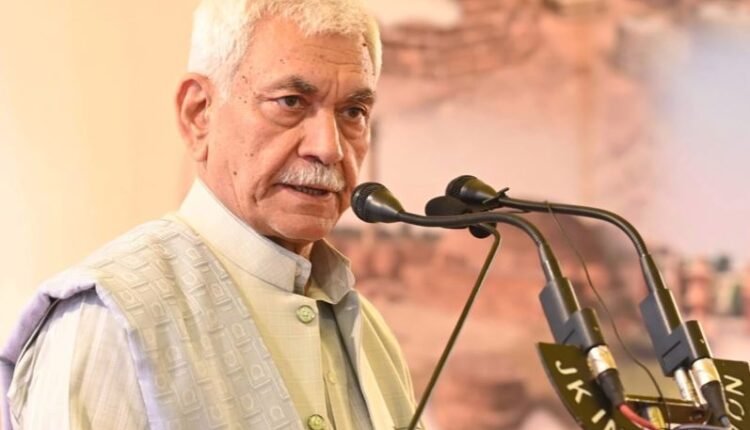 Lieutenant Governor pays tributes to great revolutionaries and towering personalities from Bihar