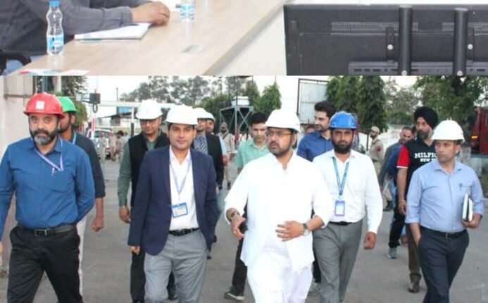 Satish Sharma inspects LPG Bottling Plants at Bari Brahmana; reviews supply position