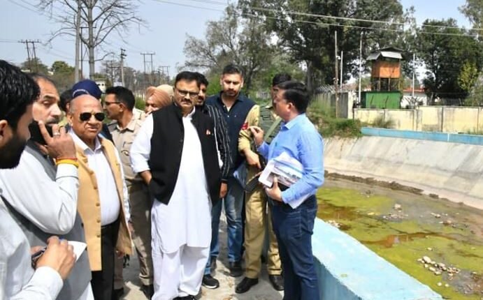 Rana inspects desilting of canals; emphasizes timely completion, community involvement