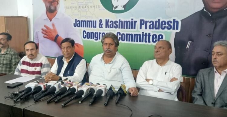 Congress strongly criticizes, seeks answers to selective downgrading of security cover to congress and few other MLAs