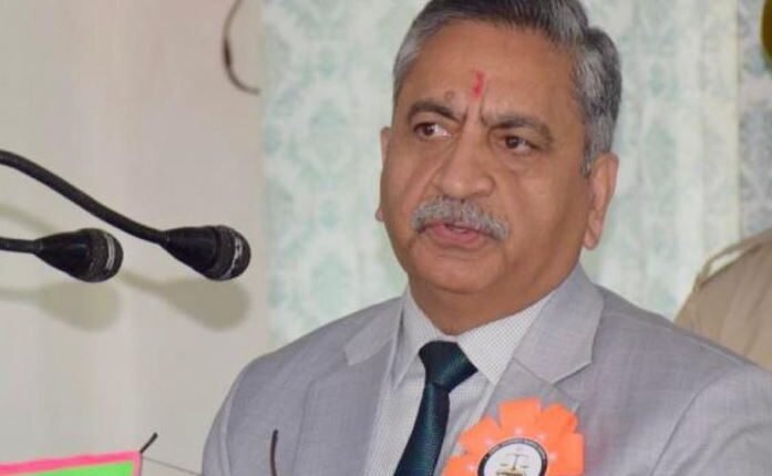 Justice Sanjeev Kumar inaugurates Legal Literacy Club at Kathua School